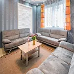 Spacious Near Center *