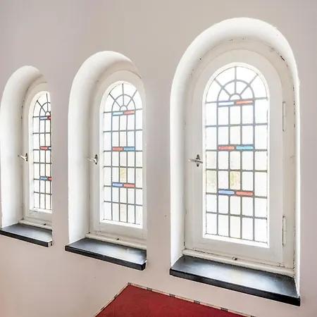 Spacious Near Center *