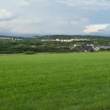 Spacious Near Center *