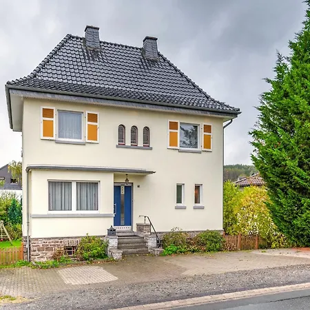 Spacious Near Center Villa Medebach