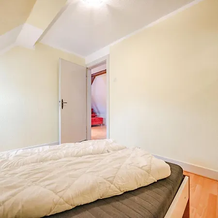 Spacious Near Center * Medebach
