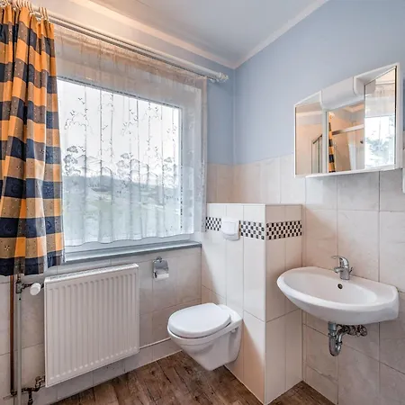 Vila Spacious Near Center Medebach