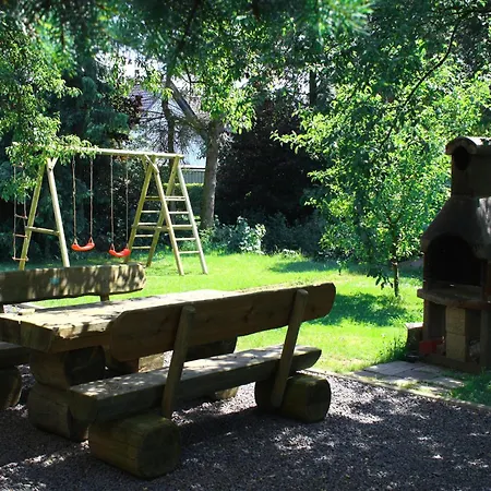 Spacious Near Center Villa *