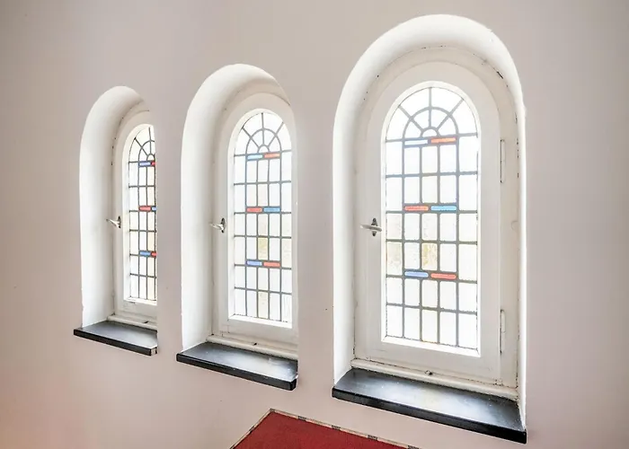 Spacious Near Center *