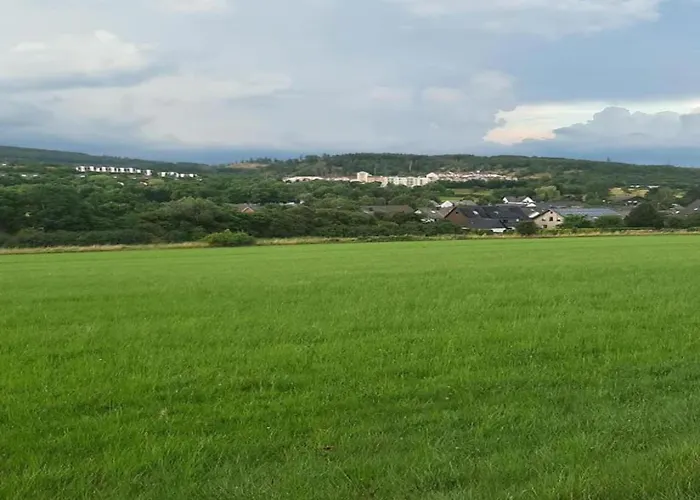 Spacious Near Center *