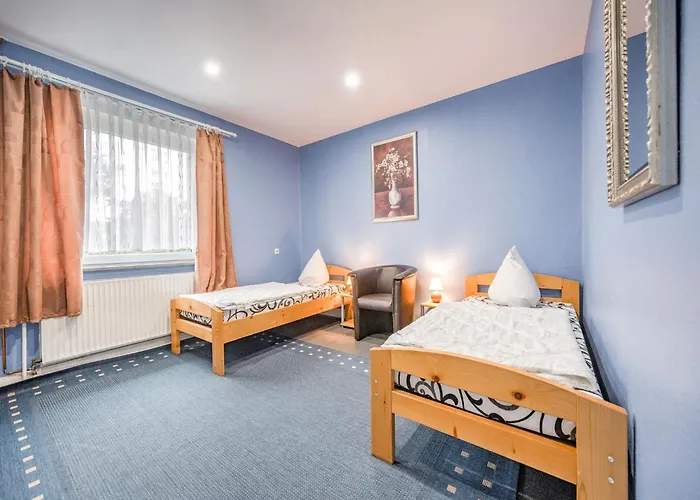 Spacious Near Center *