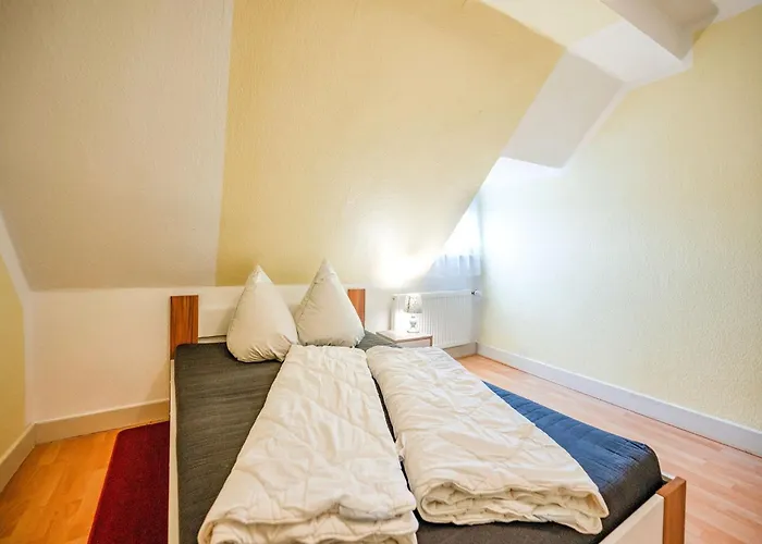 Spacious Near Center *