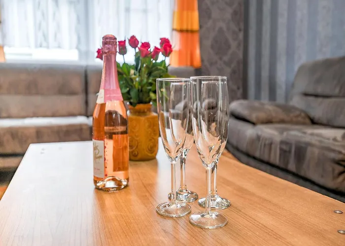 Spacious Near Center Villa